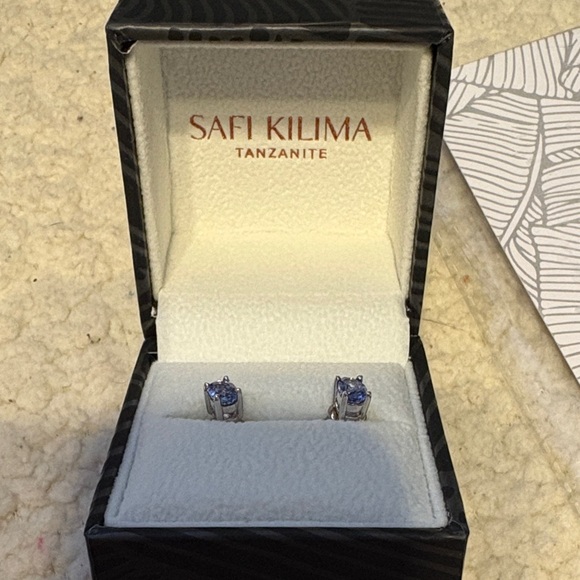 Diamonds International Tanzanite Necklace and Earring Set - Picture 2 of 8